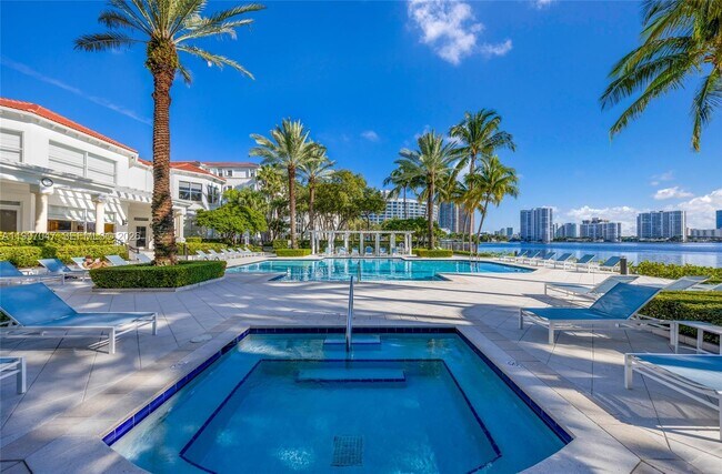 Building Photo - 3245 NE 184th St