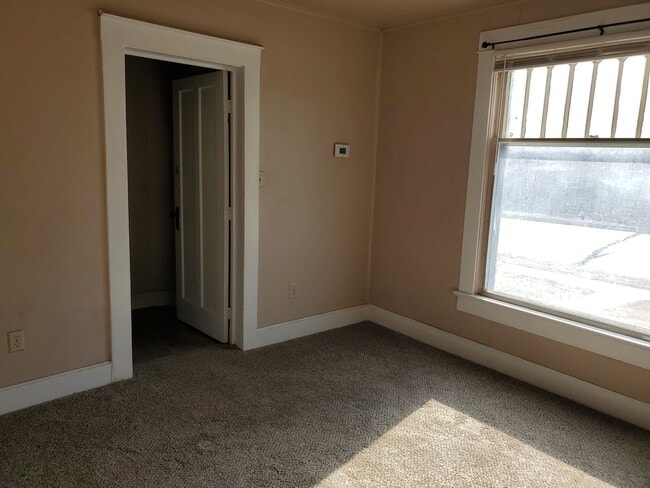 Building Photo - Charming 1-Bedroom Apartment in the Heart ...