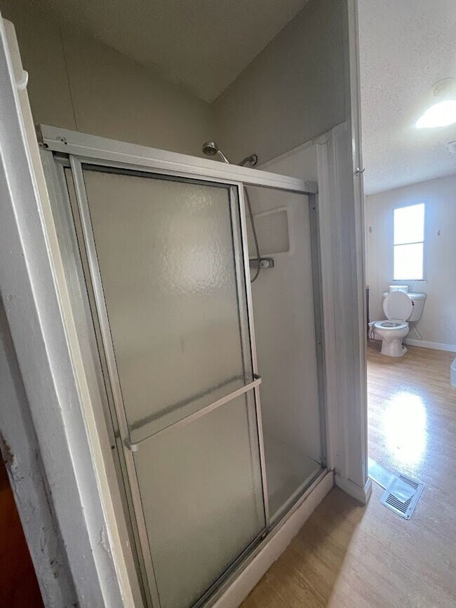 Building Photo - New on Market!