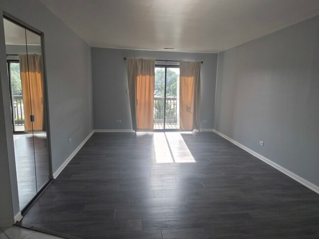 Building Photo - 1424 Stonebridge Cir