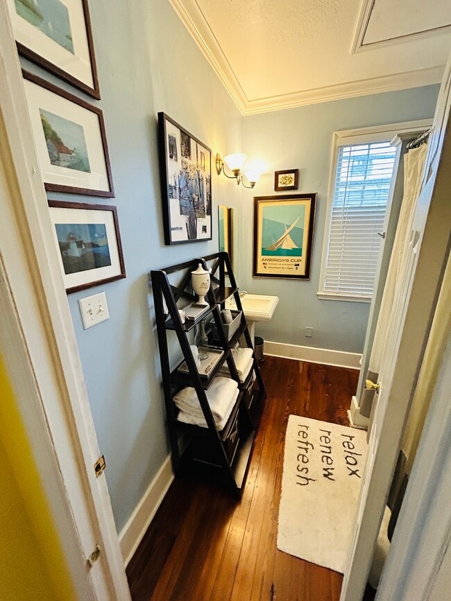 Building Photo - 425 Price St