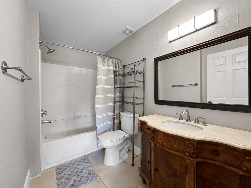 Building Photo - 7424 Vista Way