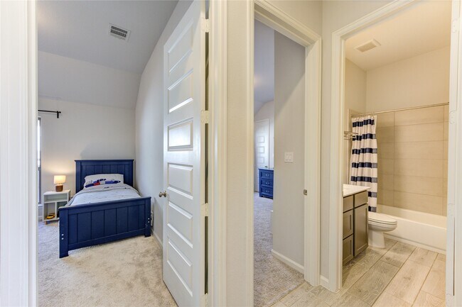 Building Photo - 6027 Painted Plains Ln