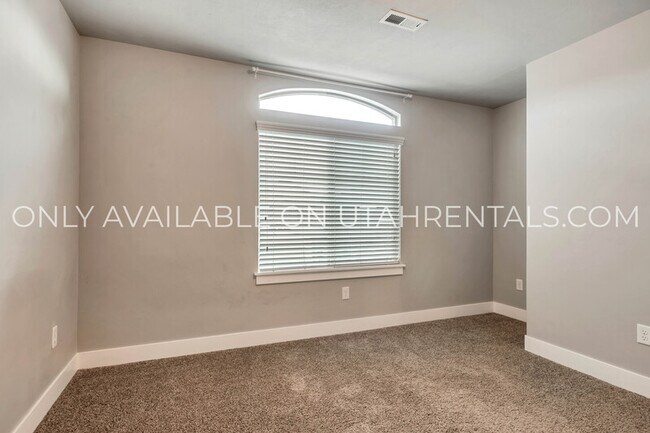 Building Photo - 1828 W 761 S