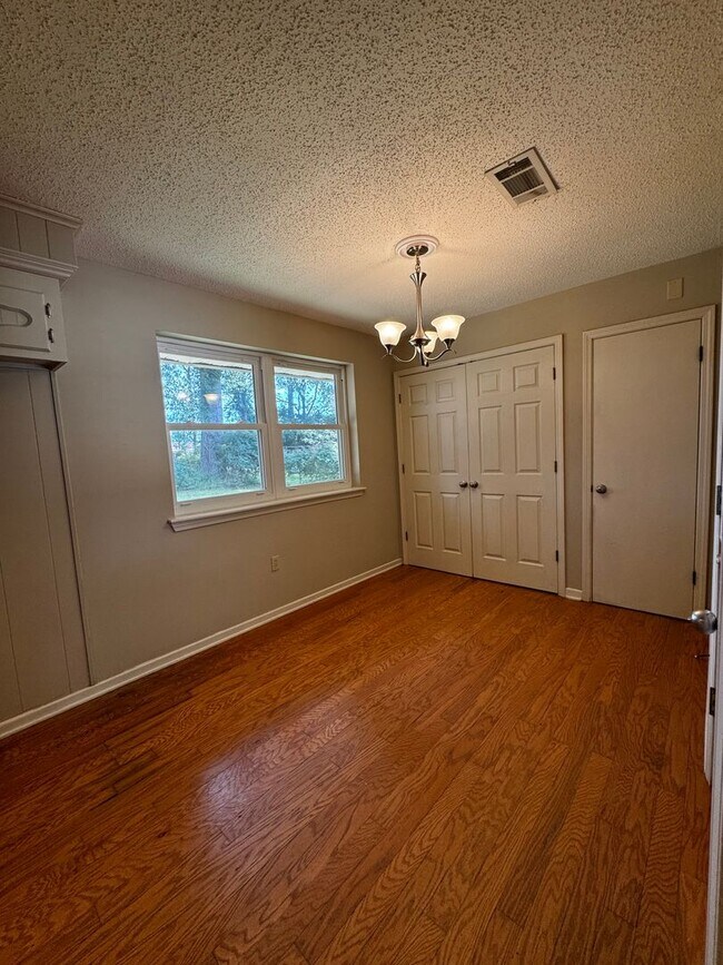 Building Photo - 3BD/2BA House for Lease in Jackson Park - Central Community