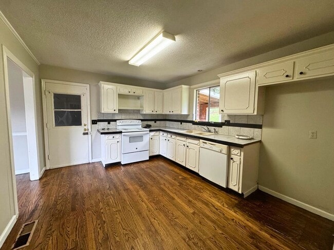 Building Photo - 4505 Locksley Ln