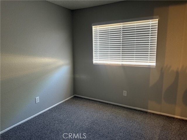 Building Photo - 6275 Meadowbrook Ln