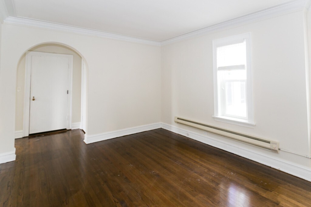 Building Photo - 918 Green Bay