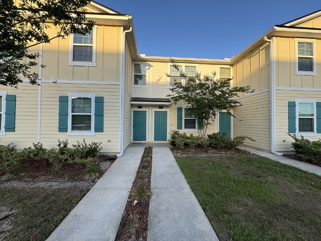 Primary Photo - Deer Run Modern Townhome Near Downtown & B...