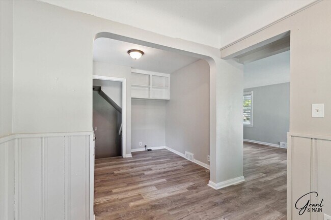 Building Photo - $1300 3 bedroom bungalow