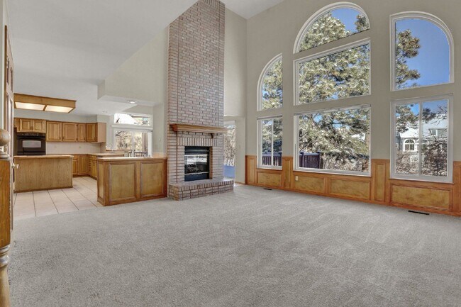 Building Photo - 110 Balmoral Way