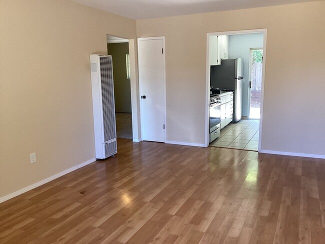 Building Photo - Westside property