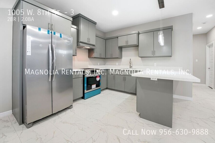 Building Photo - 1005 W 8th St