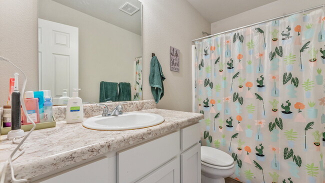 Building Photo - "Homey 3-Bed Oasis with Granite Elegance o...