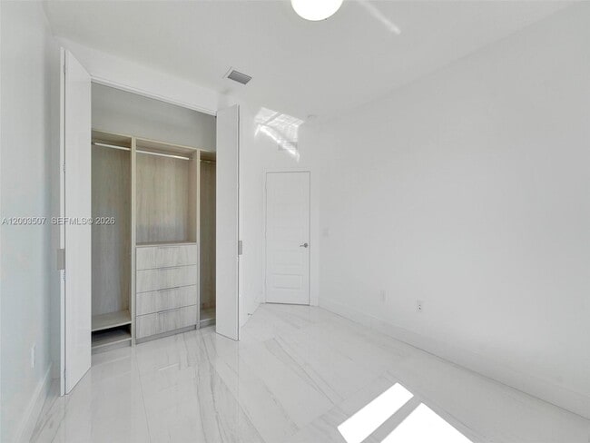 Building Photo - 10500 NW 78th Terrace