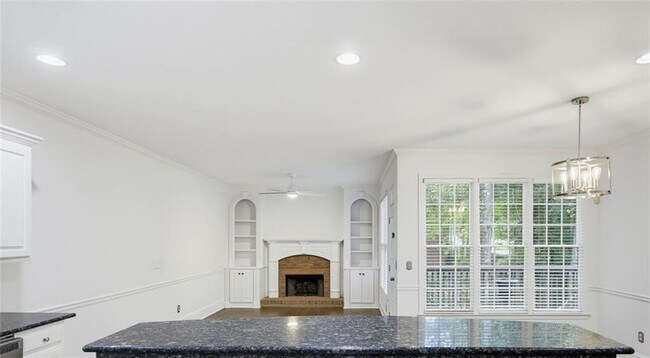 Building Photo - 735 Westwind Ln