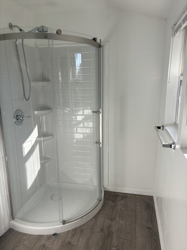 Building Photo - 415 College Ave