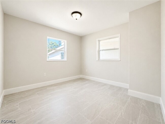 Building Photo - 4426 Poinsettia St