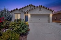 Building Photo - NW 3/BD 2/BA 2/CG Single Story