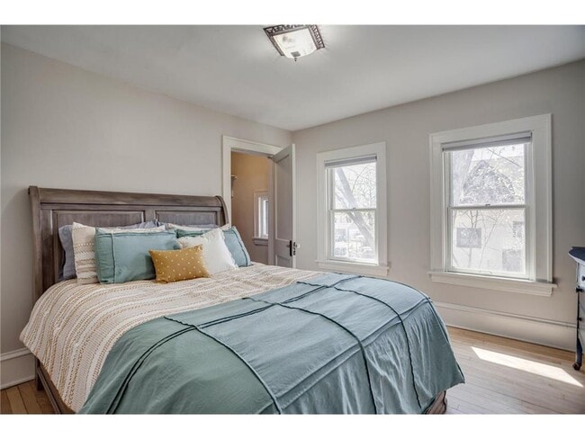 Building Photo - 3521 Girard Ave S