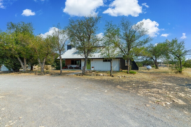 Building Photo - 12851 Townsend-Winona Rd