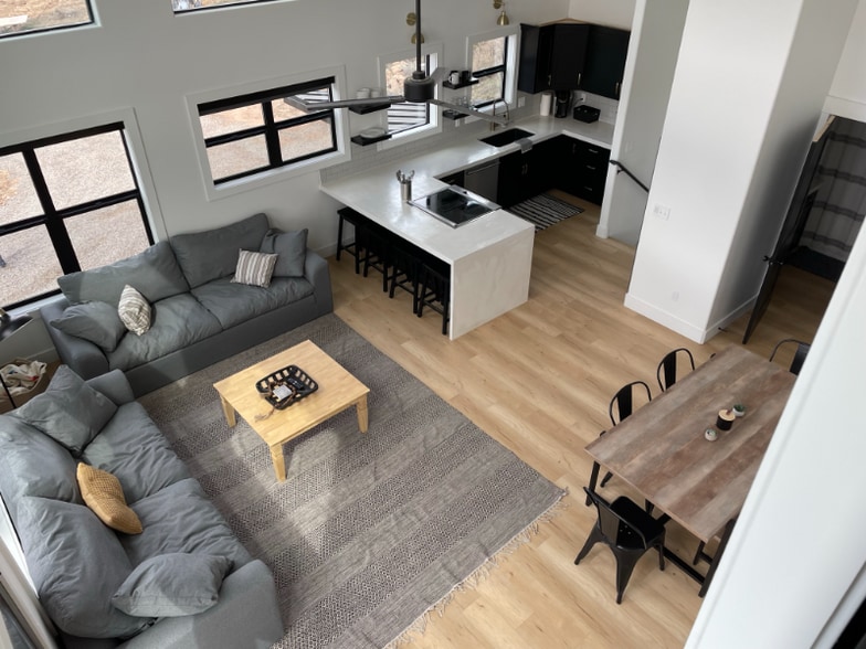 Building Photo - 40740 Clearview Dr N