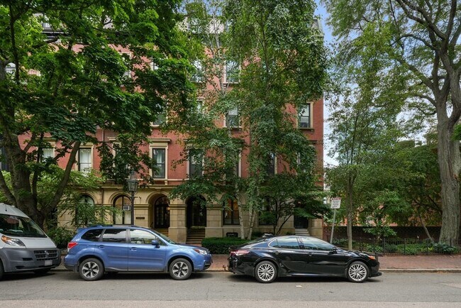 Building Photo - 28 Marlborough St