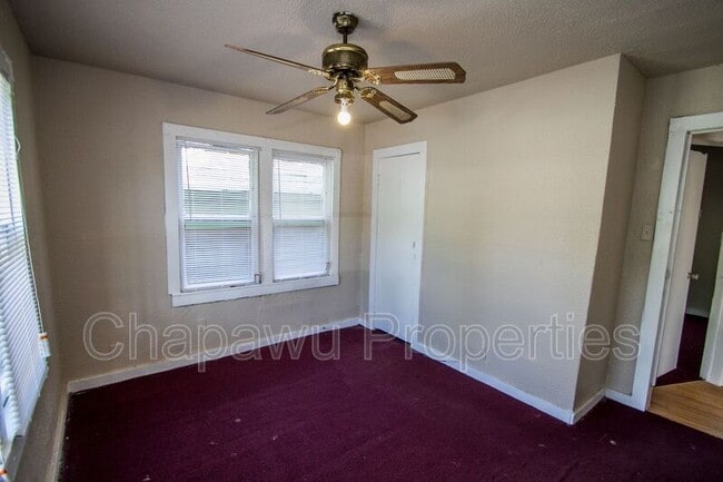 Building Photo - 414 Rotary