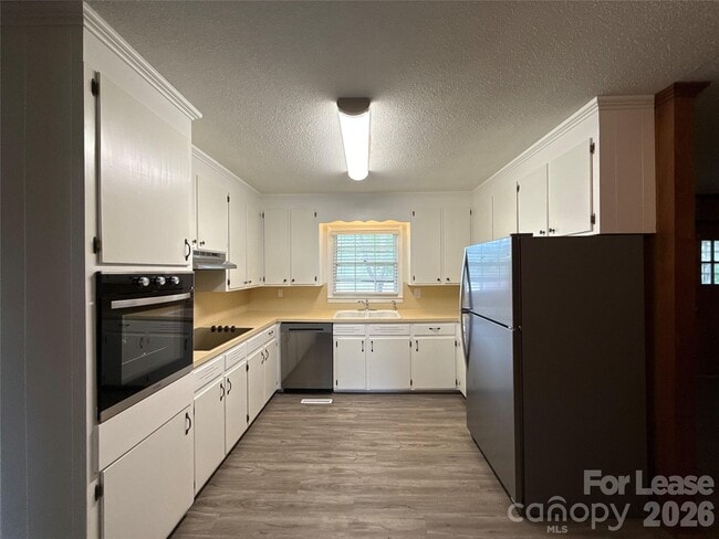 Building Photo - 112 NC-218