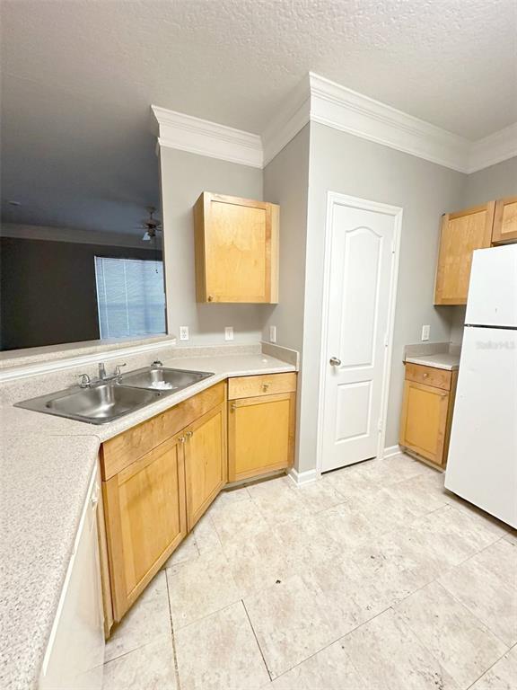 Building Photo - 8848 Villa View Cir