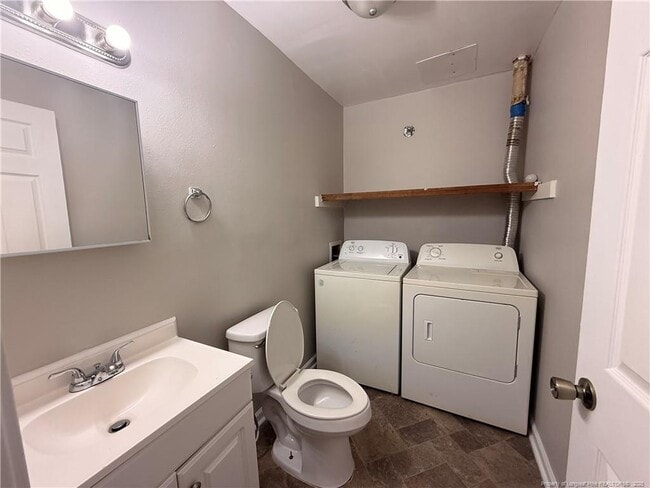 Building Photo - 5833 Aftonshire Dr