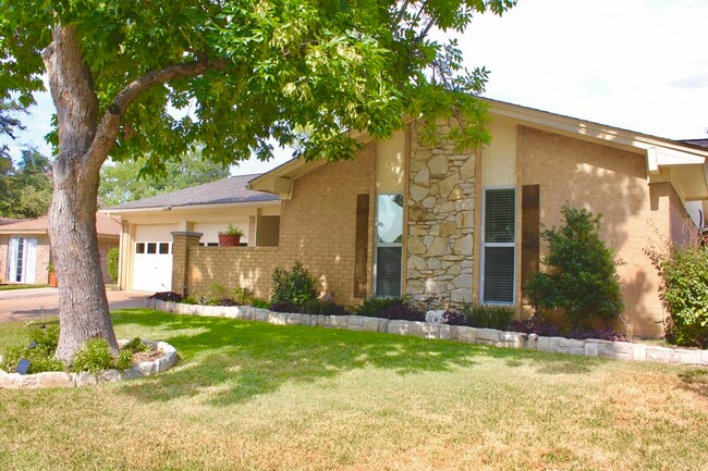 Primary Photo - 2120 Mountainview Dr
