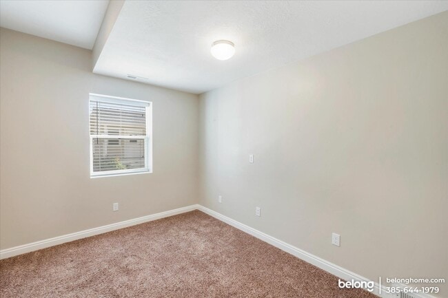 Building Photo - 3091 Sandpiper Rd