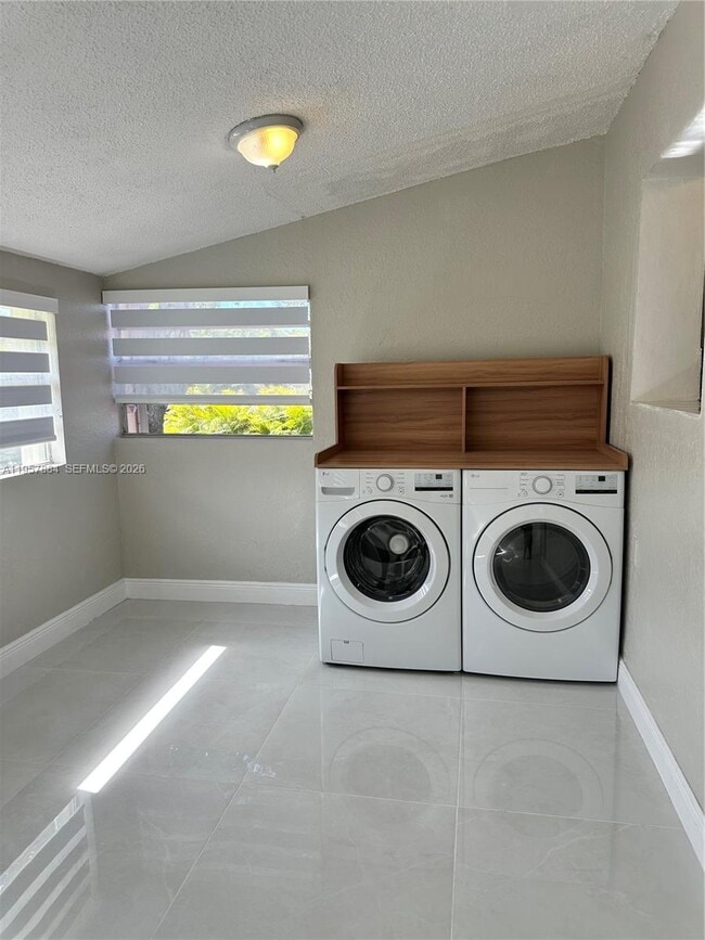 Building Photo - 9450 SW 181st Terrace