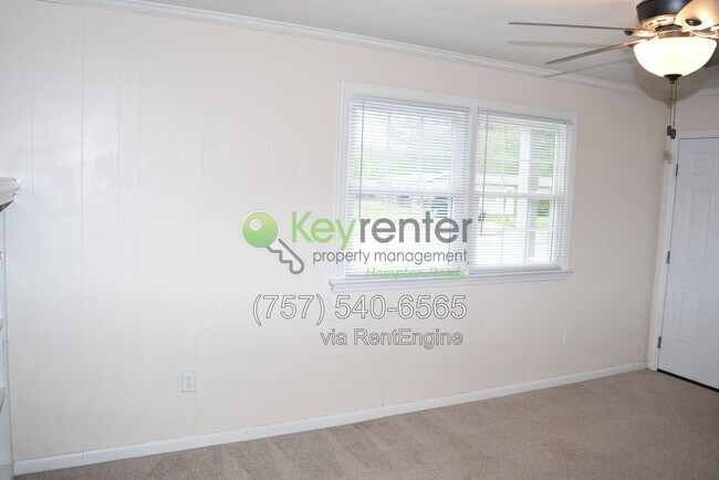 Building Photo - 1310 Sparrow Rd