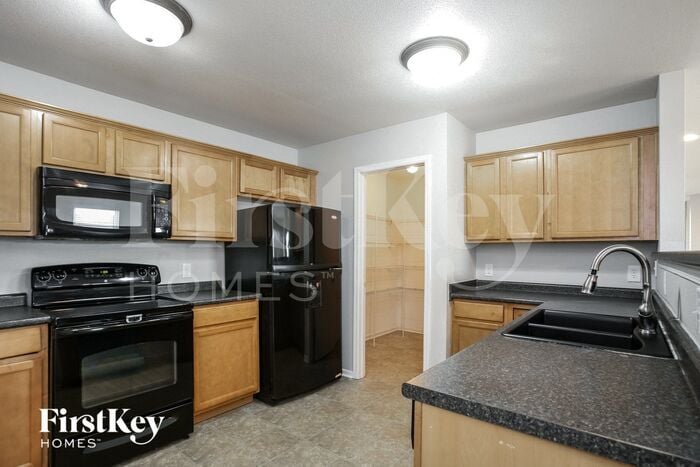 Building Photo - 15490 Gallow Ln
