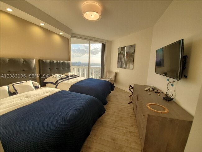 Building Photo - 3000 Island 2603 Is