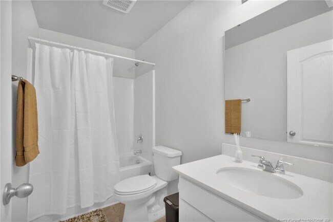 Building Photo - 156 Chinook Ln