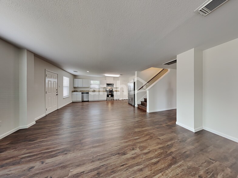 Building Photo - 4006 Carmel Ridge Way