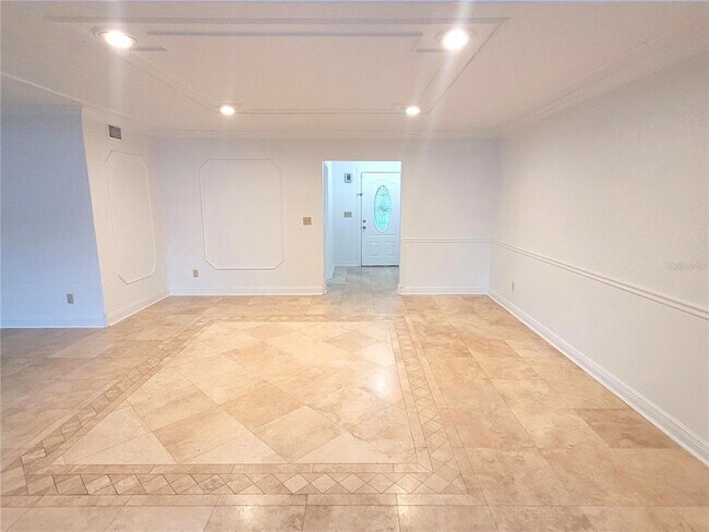 Building Photo - 356 E Overbrook Dr