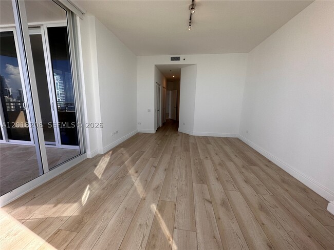 Building Photo - 808 Brickell Key Dr