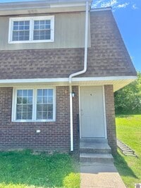 Building Photo - 124 Barcelona Ct
