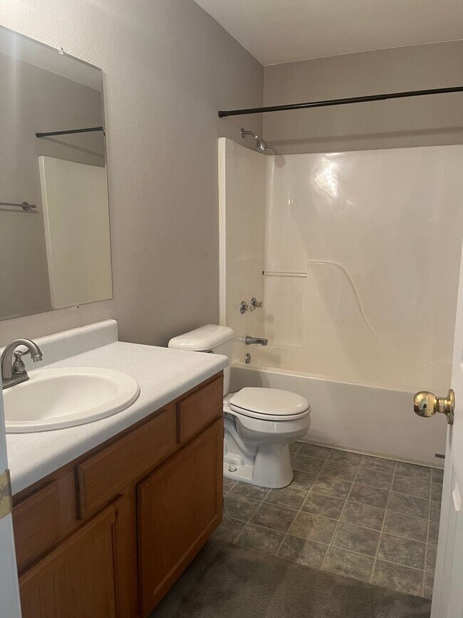 Building Photo - 13900 Ridgecrest Dr