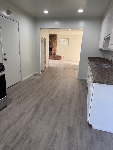 Building Photo - 622 Carpino Ave
