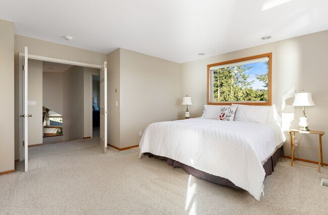 Building Photo - Gorgeous West facing View Home in Coupeville with Acreage and Privacy!