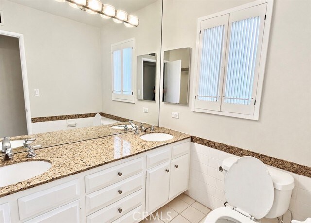 Building Photo - 16972 Oak View Dr