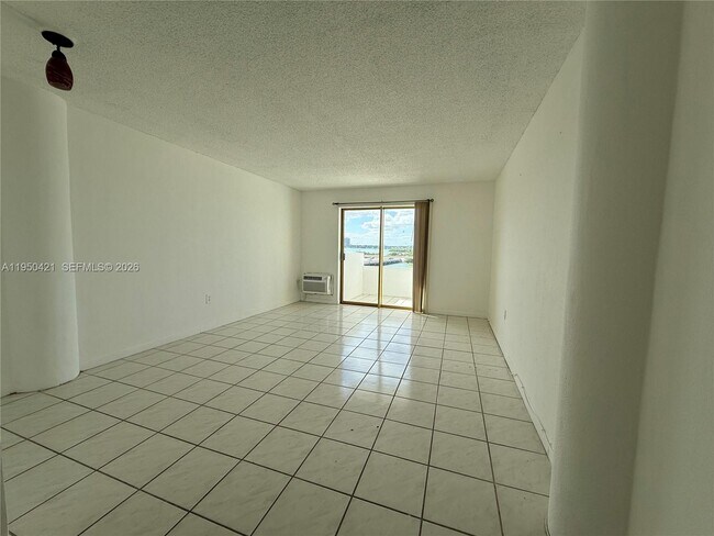 Building Photo - 7904 West Dr