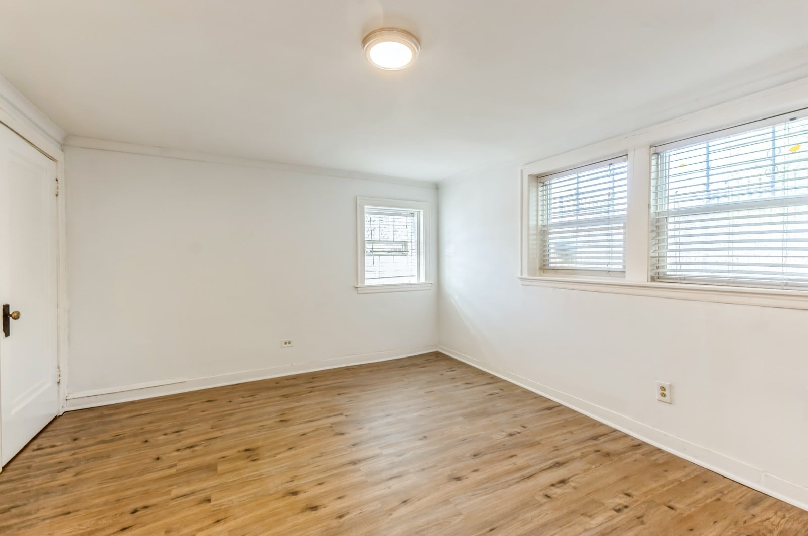 Building Photo - 3501 N Albany Ave