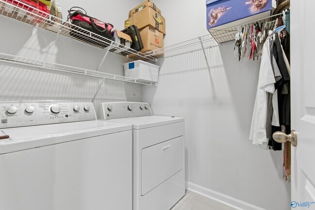 Building Photo - 7005 Nearpath Dr NW