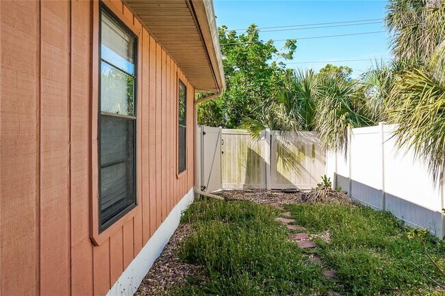 Building Photo - 1805 Wharf Rd
